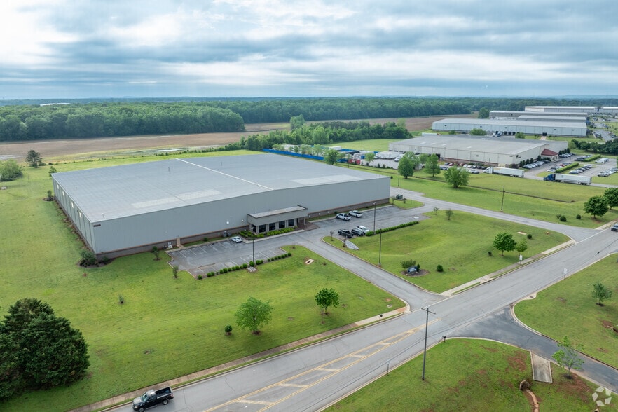 More Photos Of 5059 Endeavor Way, Tanner Warehouse For Lease