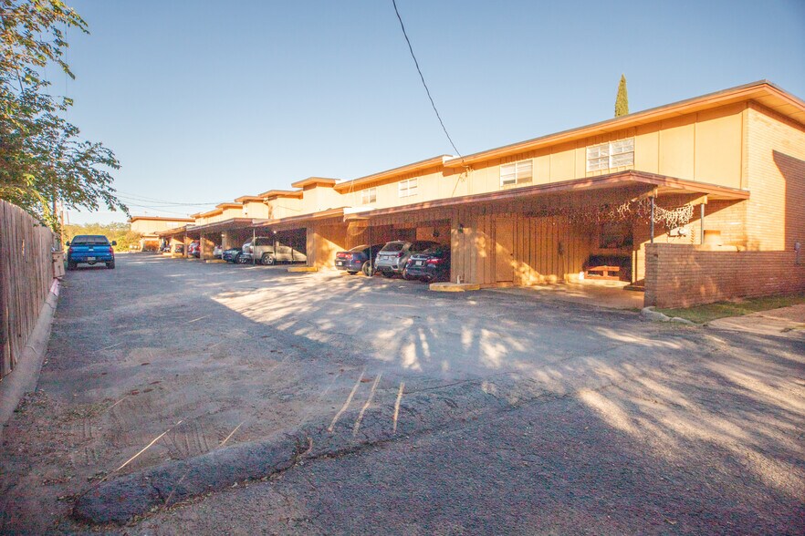 More Photos Of 801 W Marcy Dr, Big Spring Apartments For Sale