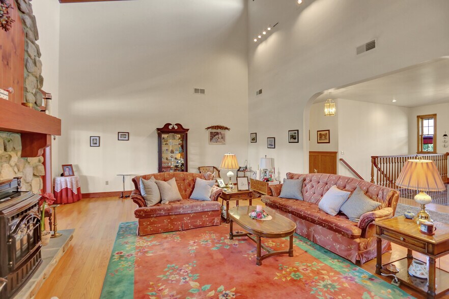 More Photos Of 600 Airport Dr, Mifflintown Flex For Sale