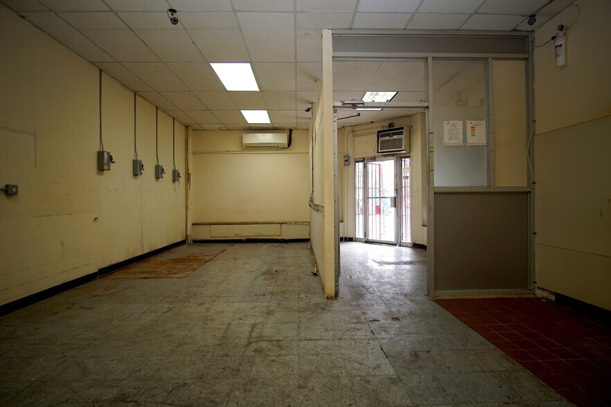 More Photos Of 41-10 29th St, Long Island City Storefront Retail Office For Lease