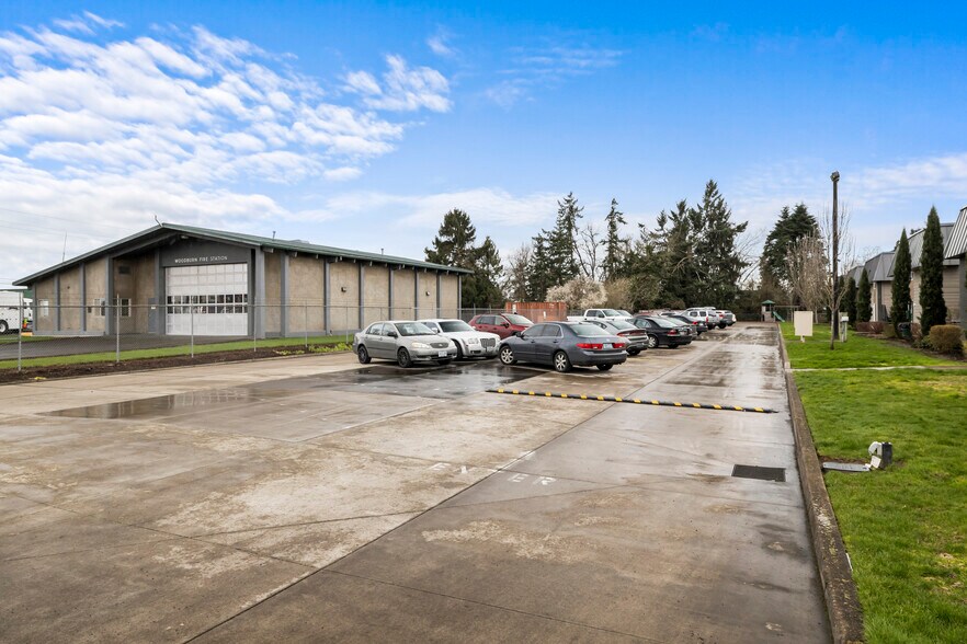 More Photos Of 1570 James St, Woodburn Apartments For Sale