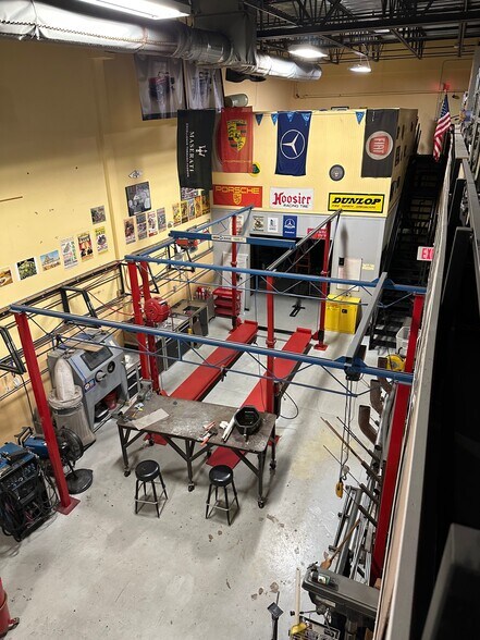 More Photos Of 14930 Corporate Rd S, Jupiter Warehouse For Sale