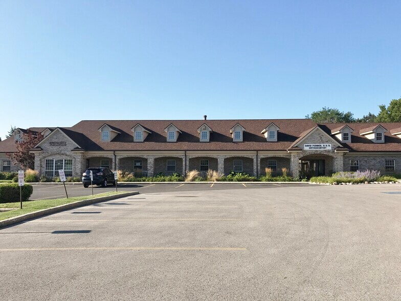 Primary Photo Of 600 Spring Hill Ring Rd, West Dundee Medical For Lease