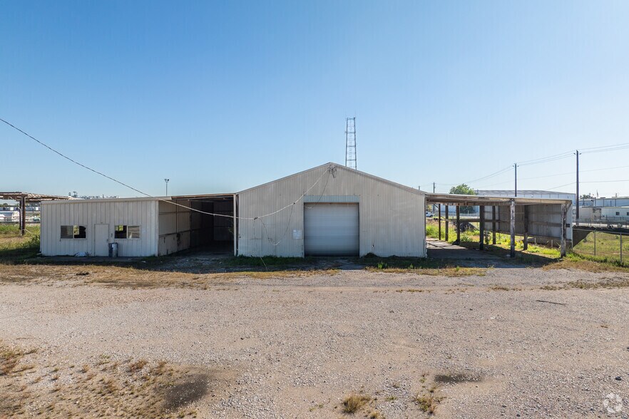 More Photos Of 4901 Shank Rd, Pearland Warehouse For Sale
