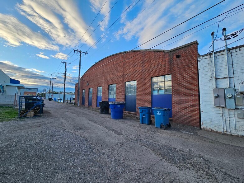 More Photos Of 815 N 1st Ave, Great Falls Auto Dealership For Lease
