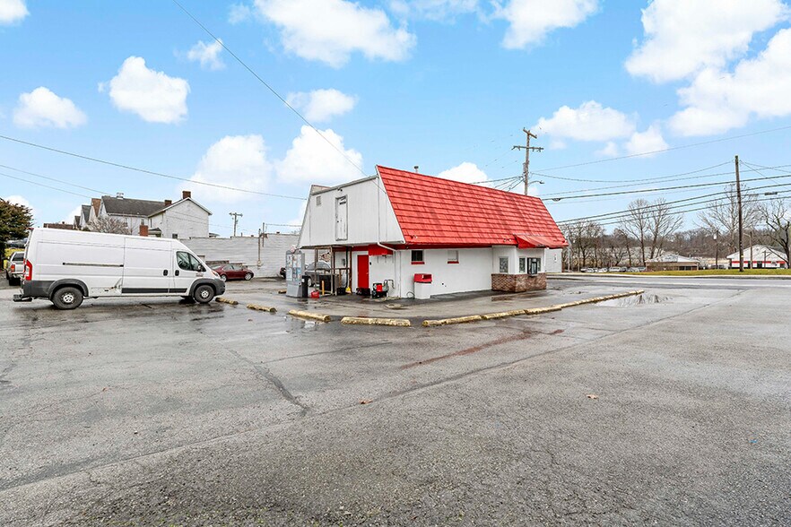 More Photos Of 321 N 4th St, Youngwood Freestanding For Sale