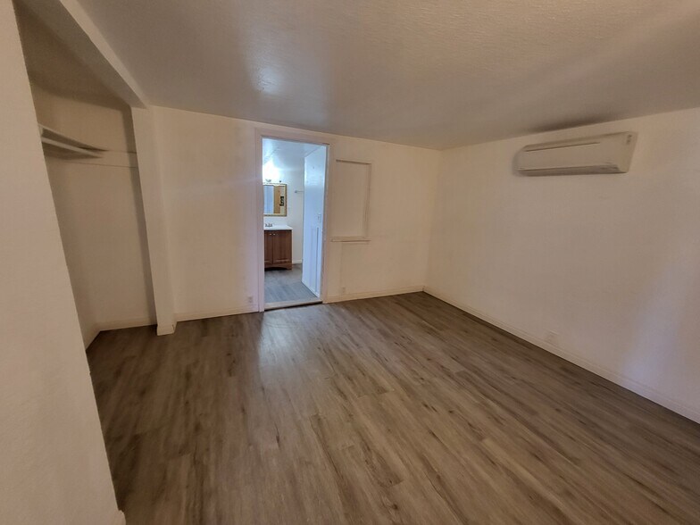 More Photos Of 521 Fairbanks St, Pahrump Self Storage For Sale