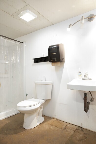 More Photos Of 65 Silver St, Sheffield Warehouse For Sale