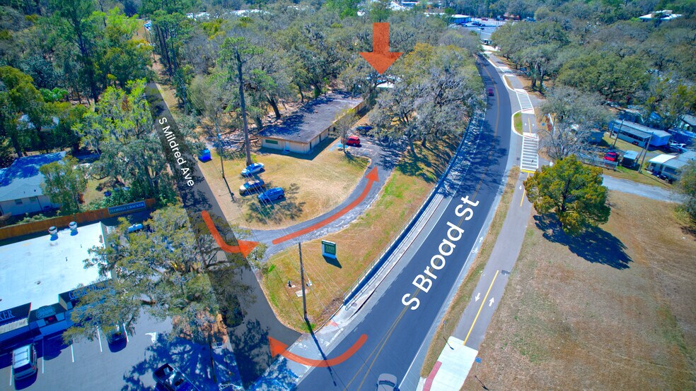 More Photos Of 629 S Broad St, Brooksville Office For Sale
