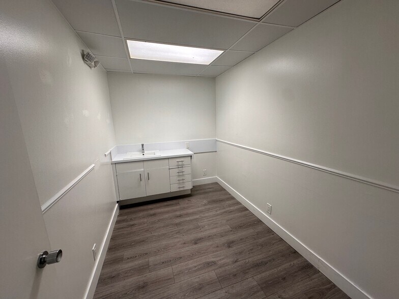 More Photos Of 4101 NW 3rd Ct, Plantation Medical For Lease