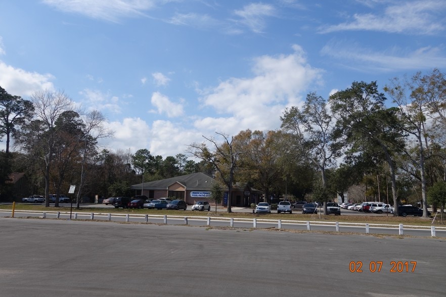 More Photos Of 502 Wells Rd, Orange Park General Retail For Sale