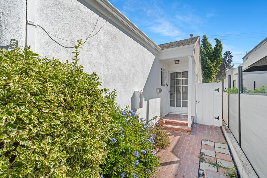 More Photos Of 934 N La Jolla Ave, West Hollywood Apartments For Sale