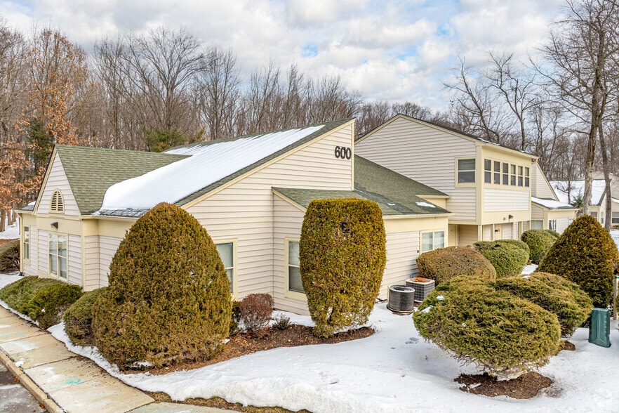 More Photos Of 100-1000 Birchfield Dr, Mount, Mount Laurel Unknown For Lease