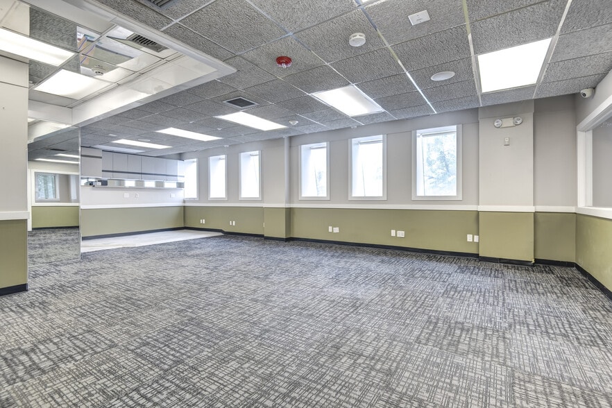 More Photos Of 1575 Hillside Ave, New Hyde Park Medical For Sale