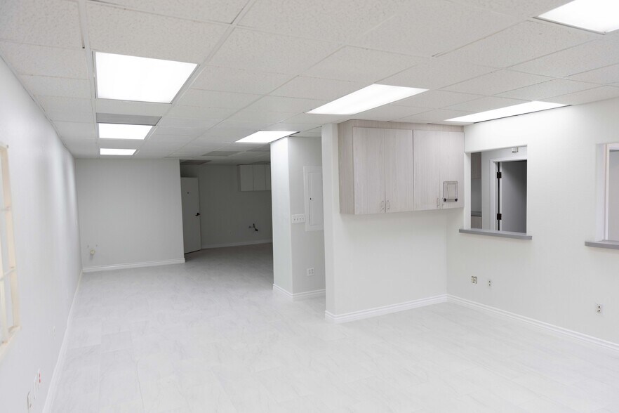 More Photos Of 12582 Garden Grove Blvd, Garden Grove Medical For Lease