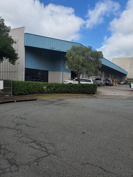 More Photos Of 99-048 Koaha Way, Aiea Warehouse For Lease