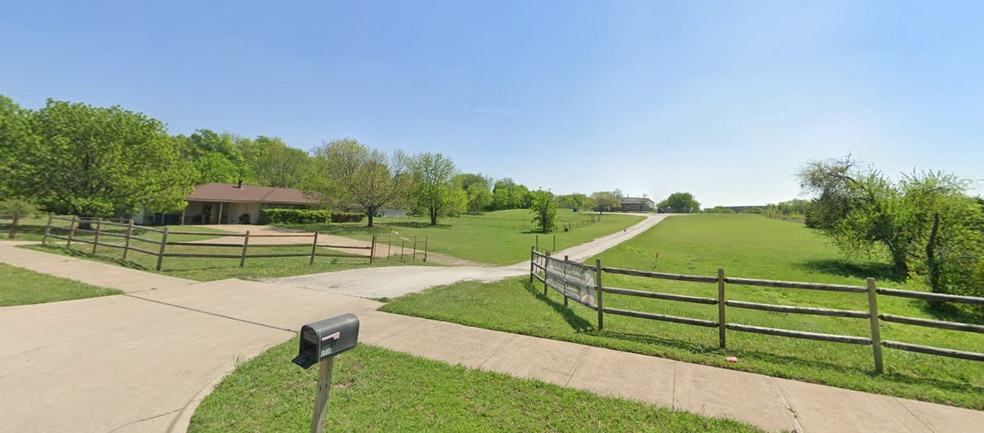 Primary Photo Of 1122 E Parkerville Rd, DeSoto Land For Sale