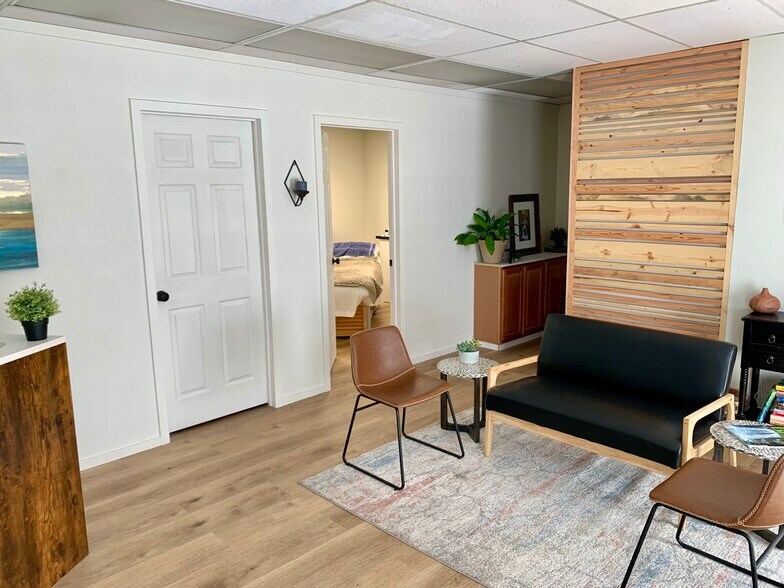 More Photos Of 477 NE Greenwood Ave, Bend Loft Creative Space For Sale