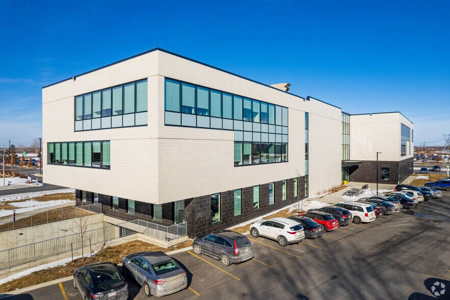 Primary Photo Of 1060 Rue Parent, St-Bruno-de-Montarville Office For Lease