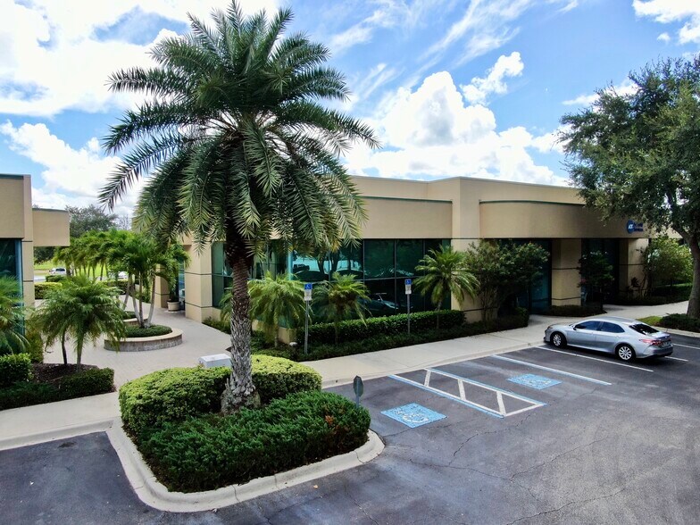 More Photos Of 2821-2837 Cattlemen Rd, Sarasota Office For Lease