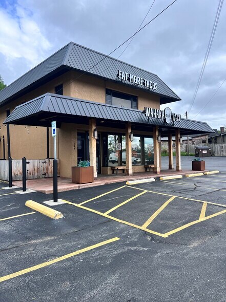 More Photos Of 132 Niles Cortland Rd, Warren Restaurant For Lease
