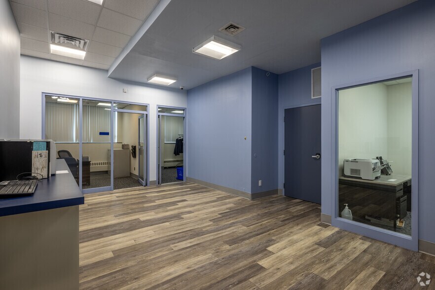 More Photos Of 380 Berry St, Woodbridge Office For Sale