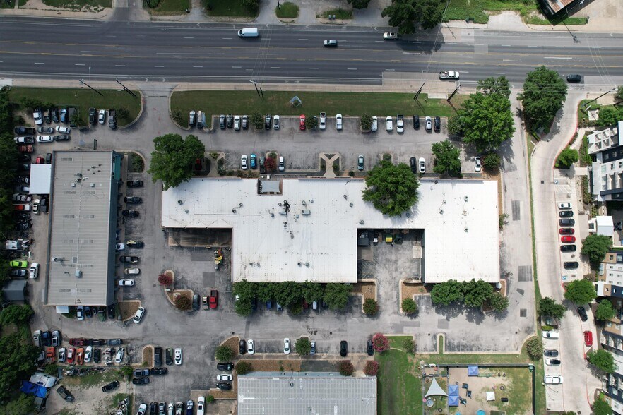 More Photos Of 4930 S Congress Ave, Austin Storefront For Lease