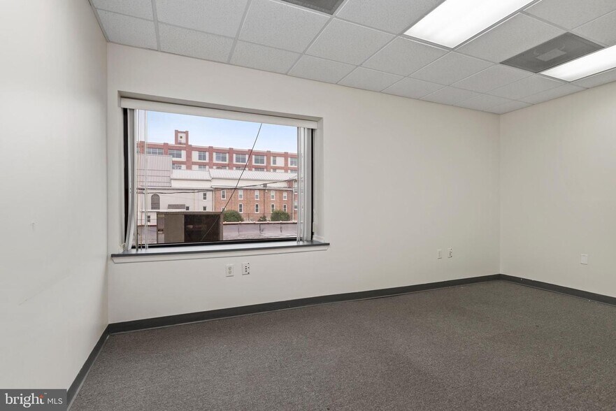 More Photos Of 100 W Franklin St, Hagerstown Office Residential For Lease