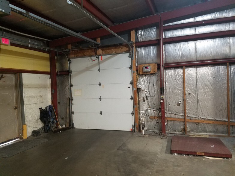 More Photos Of 825 Prosper Rd, De Pere Warehouse For Lease