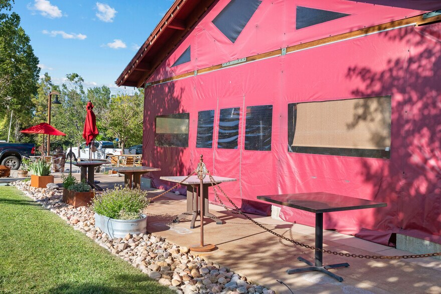More Photos Of 14886 S Traverse Ridge Rd, Draper Restaurant For Sale