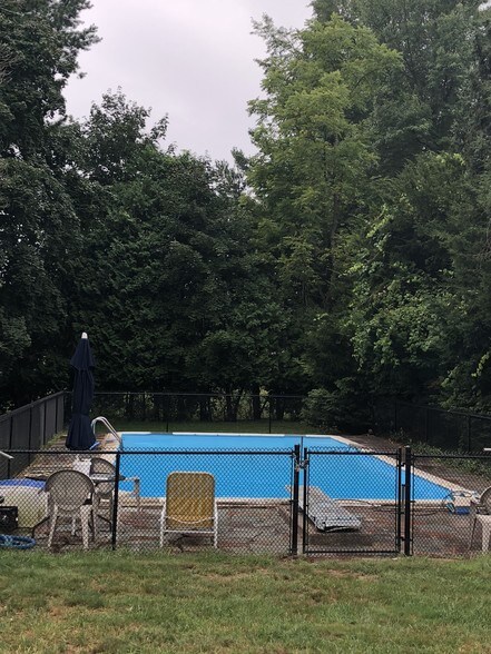 More Photos Of 465 Hills St, East Hartford Contractor Storage Yard For Sale