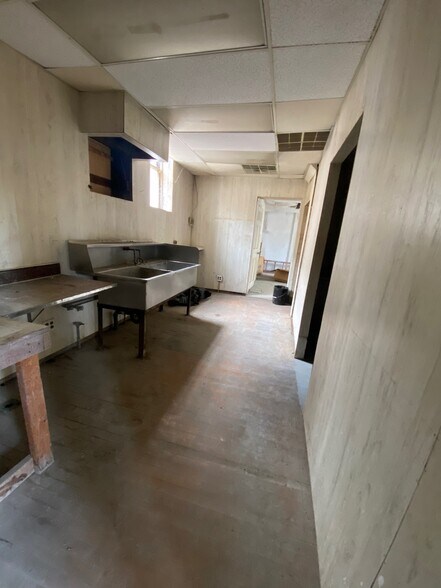 More Photos Of 2100 Woodlynne Ave, Oaklyn Apartments For Sale