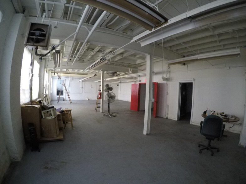 More Photos Of 413 Florence Ave, Hillside Warehouse For Lease