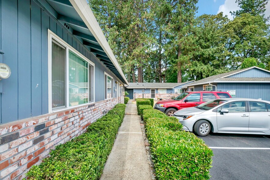 More Photos Of 18140 SW Shaw St, Aloha Apartments For Sale