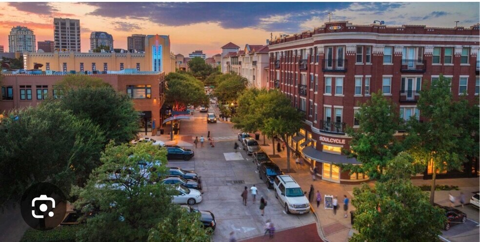 More Photos Of 3699 McKinney Ave, Dallas Freestanding For Lease
