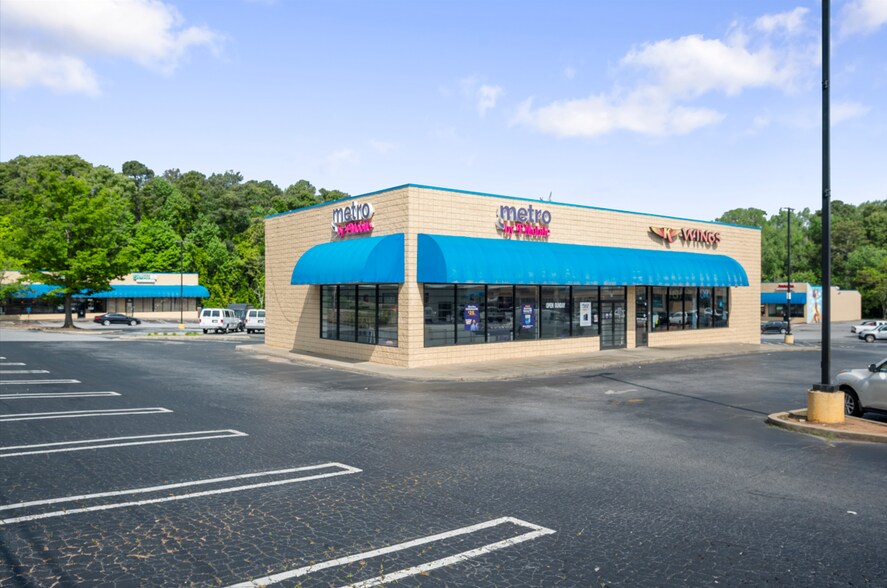 More Photos Of 3435-3461 Roosevelt Hwy, Red Oak Storefront For Sale