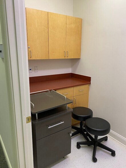 More Photos Of 4745 Sutton Park Ct, Jacksonville Office For Sale