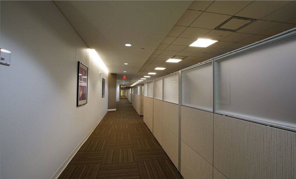 More Photos Of 1900 W Pl NE, Washington Office For Lease