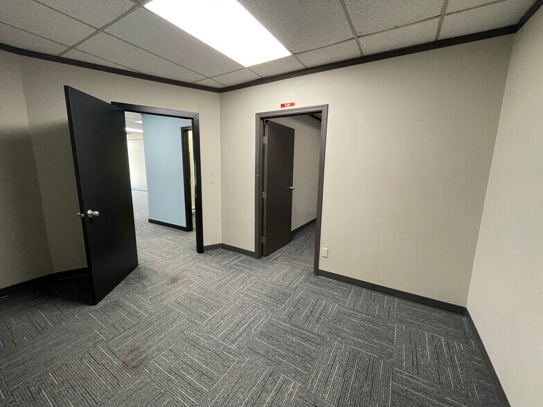 More Photos Of 4820 47 Ave, Red Deer Apartments For Lease