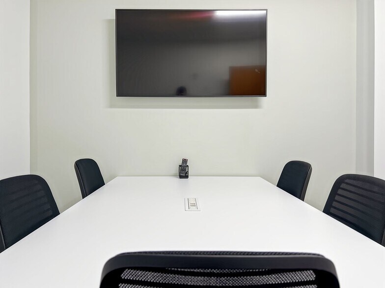 More Photos Of 3940 Peninsular Dr SE, Grand Rapids Coworking Space