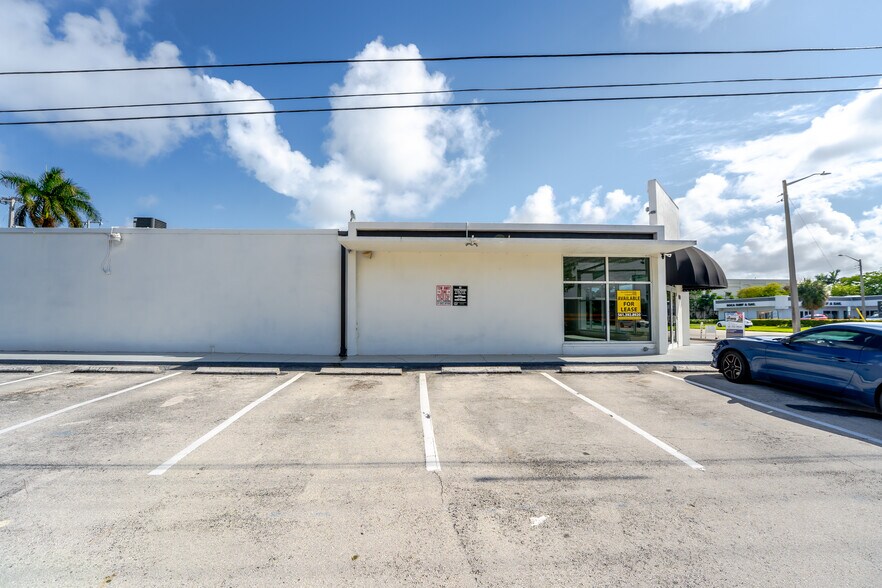 More Photos Of 3198 N Federal Hwy, Boca Raton Storefront Retail Office For Lease