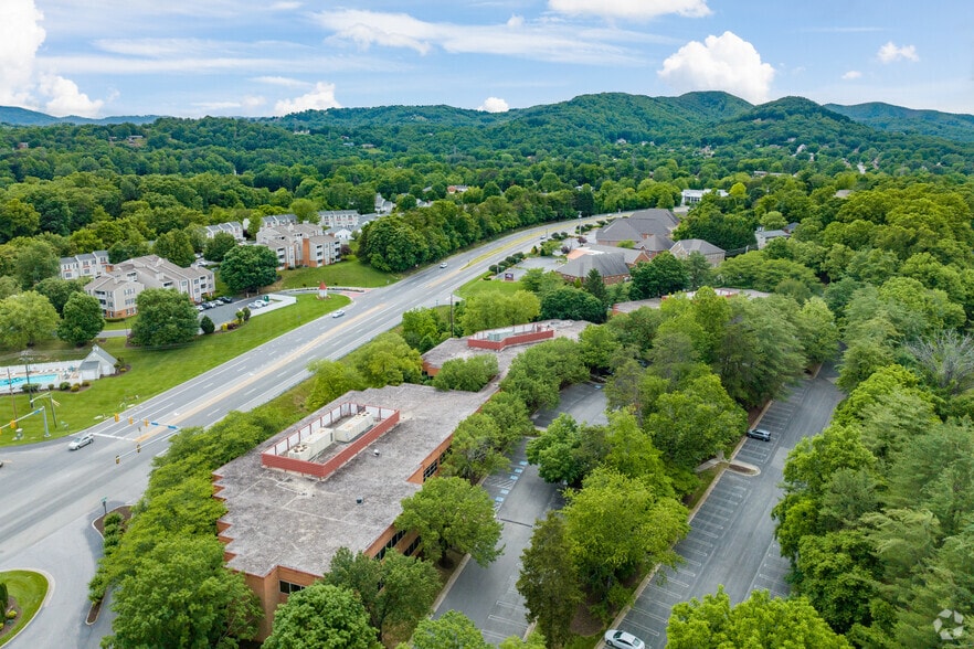 More Photos Of 2800-2840 Electric Rd, Roanoke Office For Lease