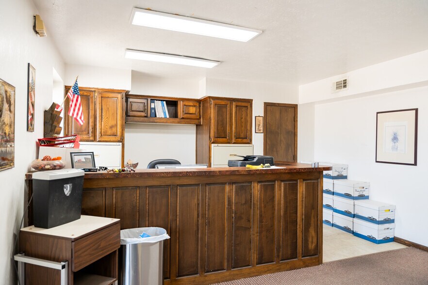 More Photos Of 1616 N Interstate 35 N, Lancaster Flex For Sale