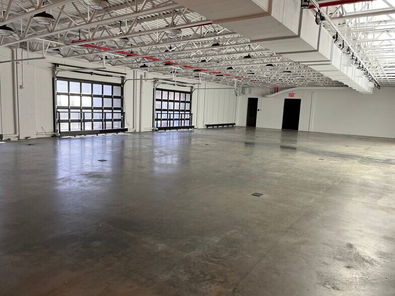 More Photos Of 18 Franklin St, Brooklyn Flex For Lease