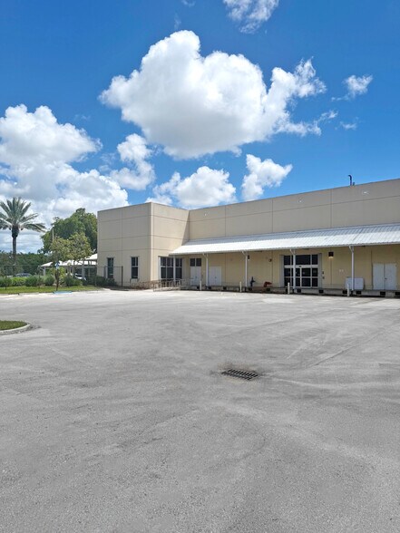 More Photos Of 17100 NW 59th Ave, Hialeah Office For Lease