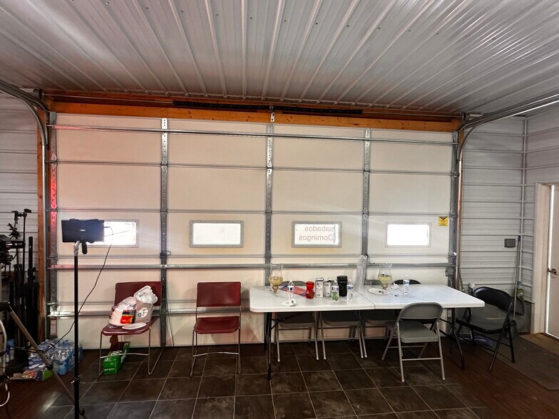 More Photos Of 522A S Main St, Broadway Flex For Sale