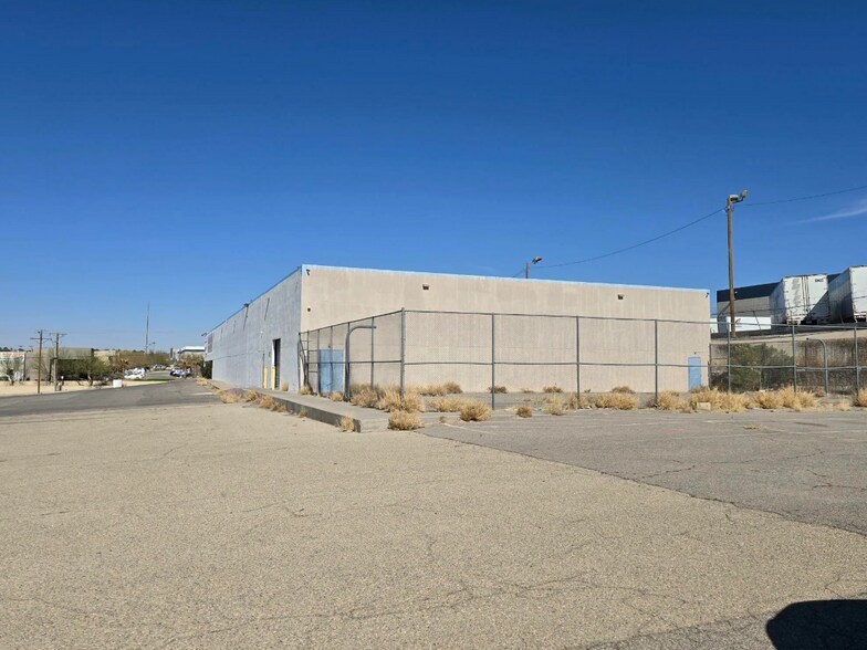 More Photos Of 11330 James Watt Dr, El Paso Showroom For Lease