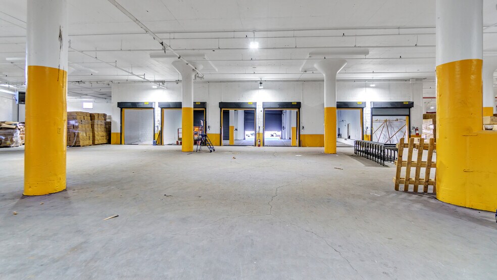 More Photos Of 58-30 Grand Ave, Maspeth Warehouse For Lease