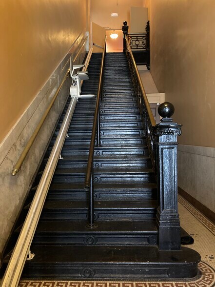 More Photos Of 318-320 Pearl St, Buffalo Storefront Retail Office For Lease