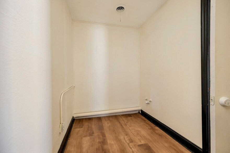 More Photos Of 2200 Evans Ave, Fort Worth Medical For Sale